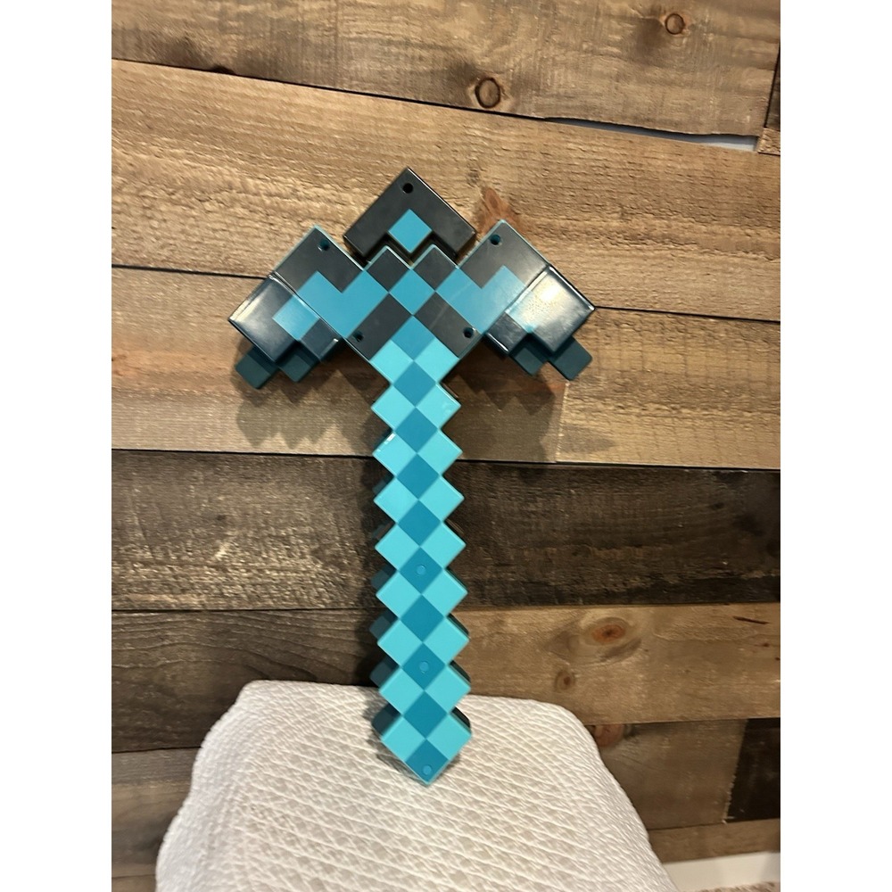 MOJANG Minecraft Sword 20.25 inches‎ long-Plastic